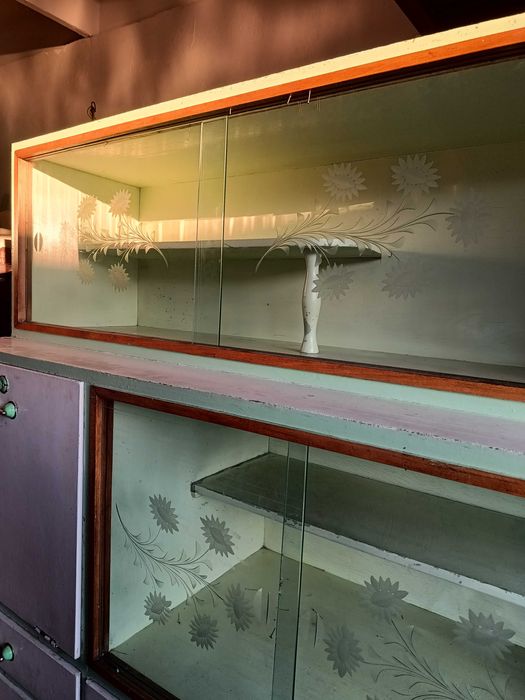 Kredens kuchenny PRL