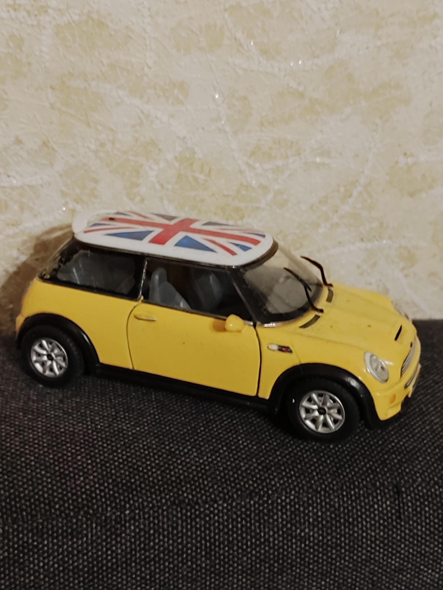 Моделька машинка Mini Cooper S