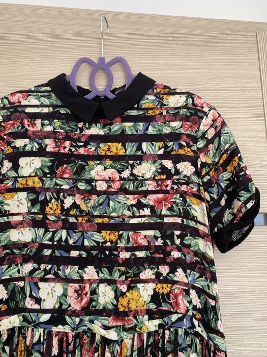 Letnia plisowana sukienka z krótkim rękawem