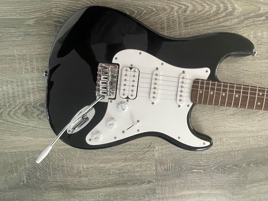 Guitarra squier stratocaster