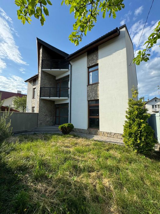 Продається Дуплекс Готовий до Ремонту неподалік центру міста!!!