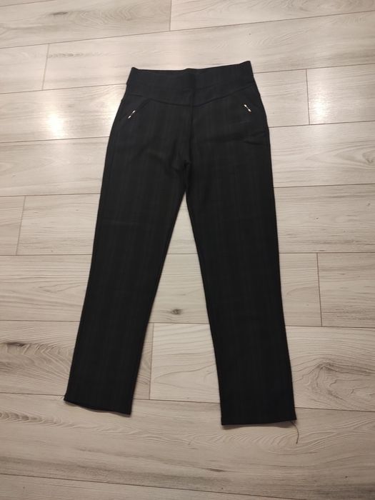 Spodnie elastyczne w kratę