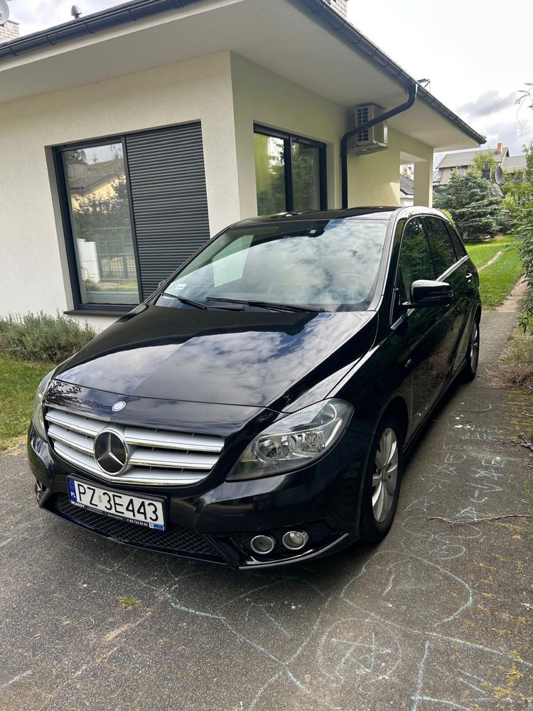 Mercedes Benz 200 b diesel 2012 r. 160000 km przebiegu
