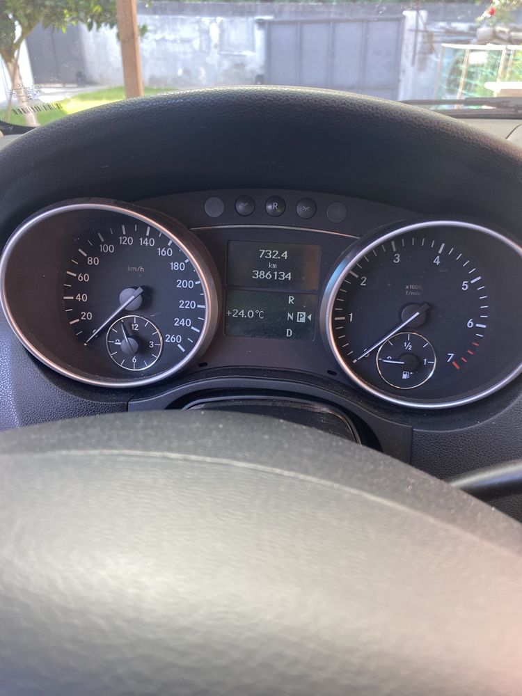 Carro em bom estado ( Mercedes ML 350  V6)