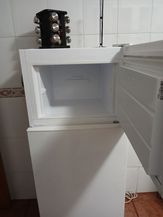 Frigorífico bem conservado
