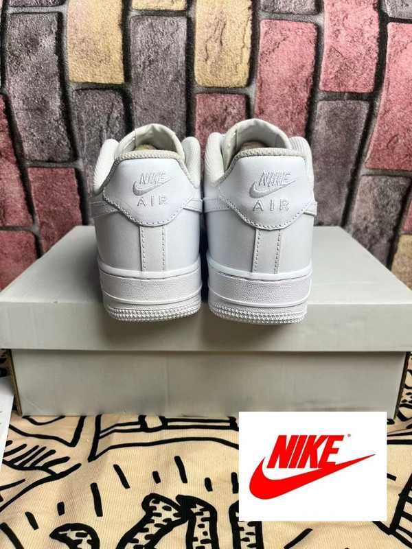 biały\AirF1*Nike nowy UnisexTrampki.39