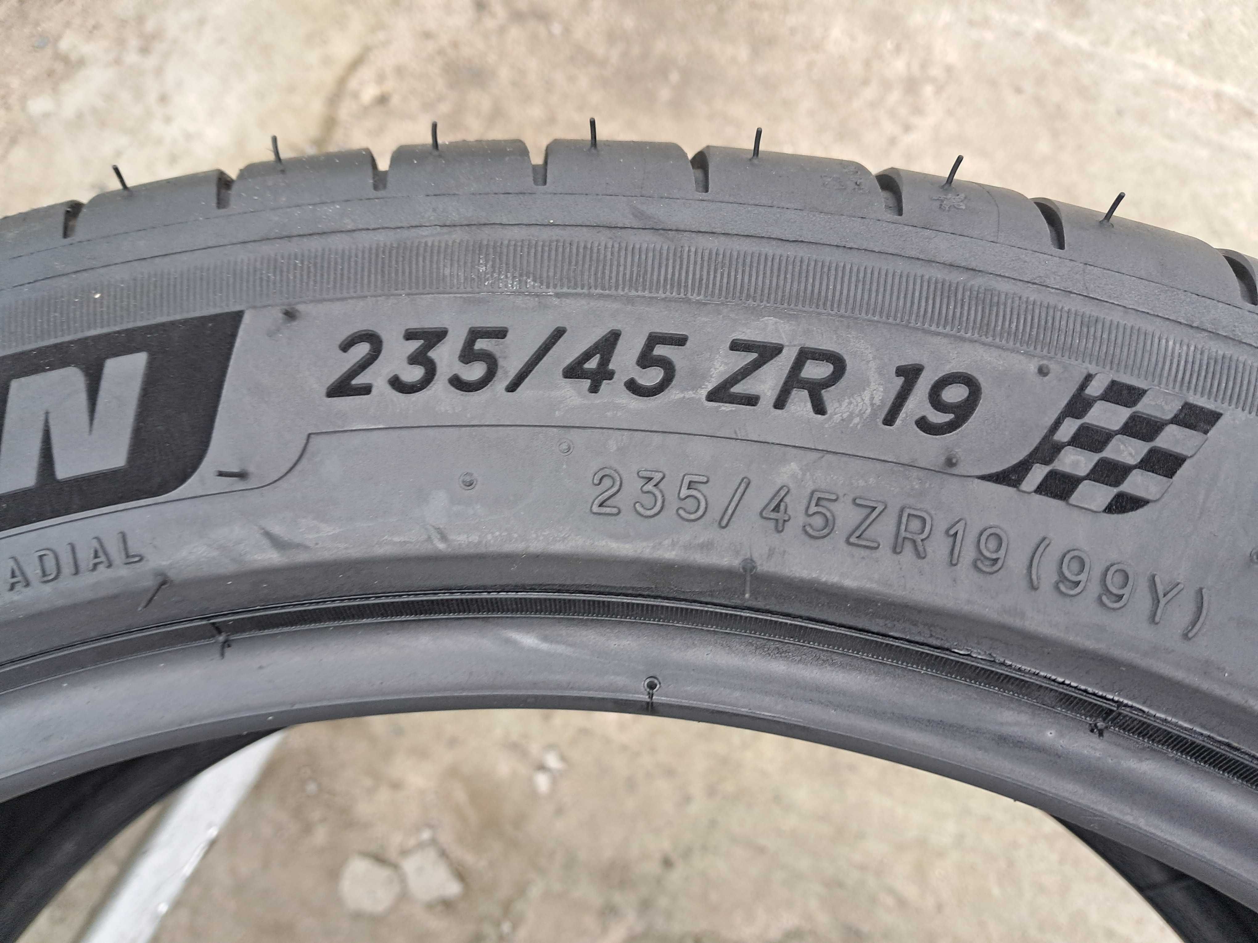 Резина літня, 99%, 235/45 R19 Michelin Pilot Sport 4 (арт. 10060)