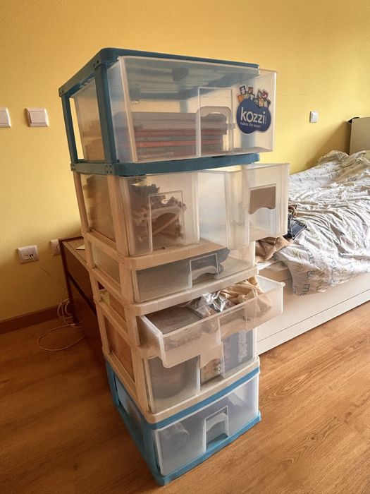 Armario/arrumacao criança, brinquedos