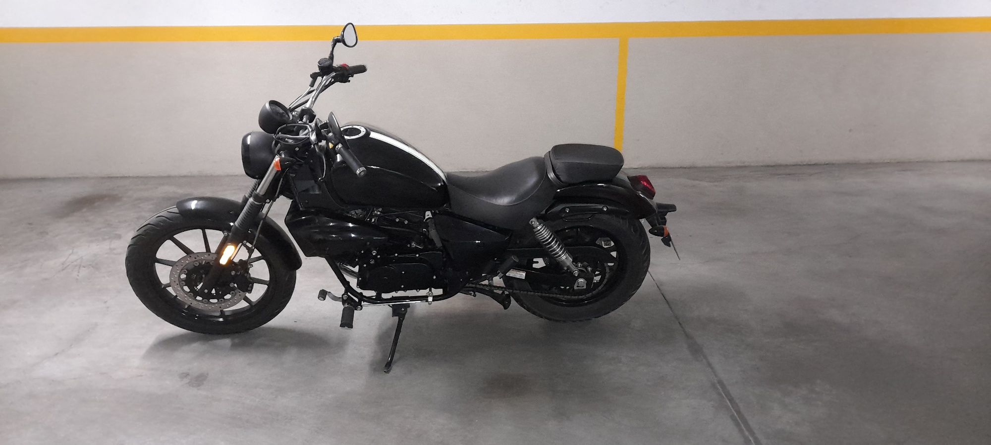 Hyosung GV250 DR Cruiser recente com poucos kms