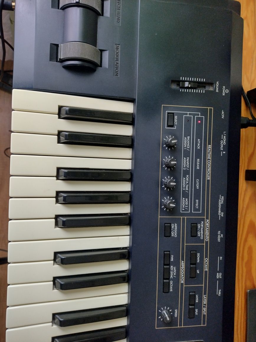 świetny syntezator Korg N5