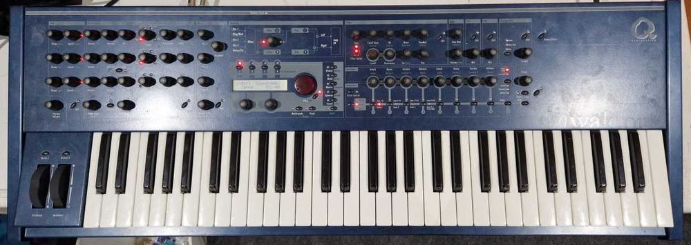 Waldorf Q teclado sintetizador + expansão de vozes = 32