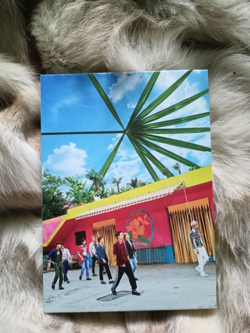 EXO The war album