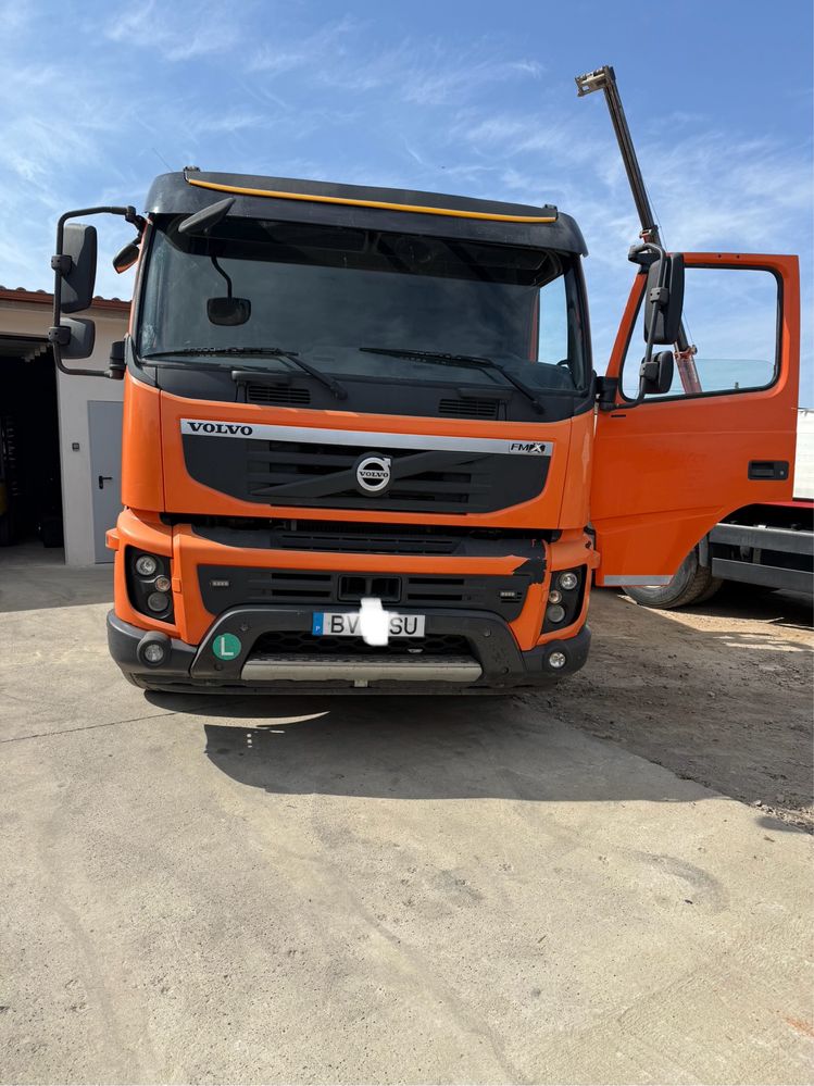 Volvo FMX com grua de 17 M e bascúla