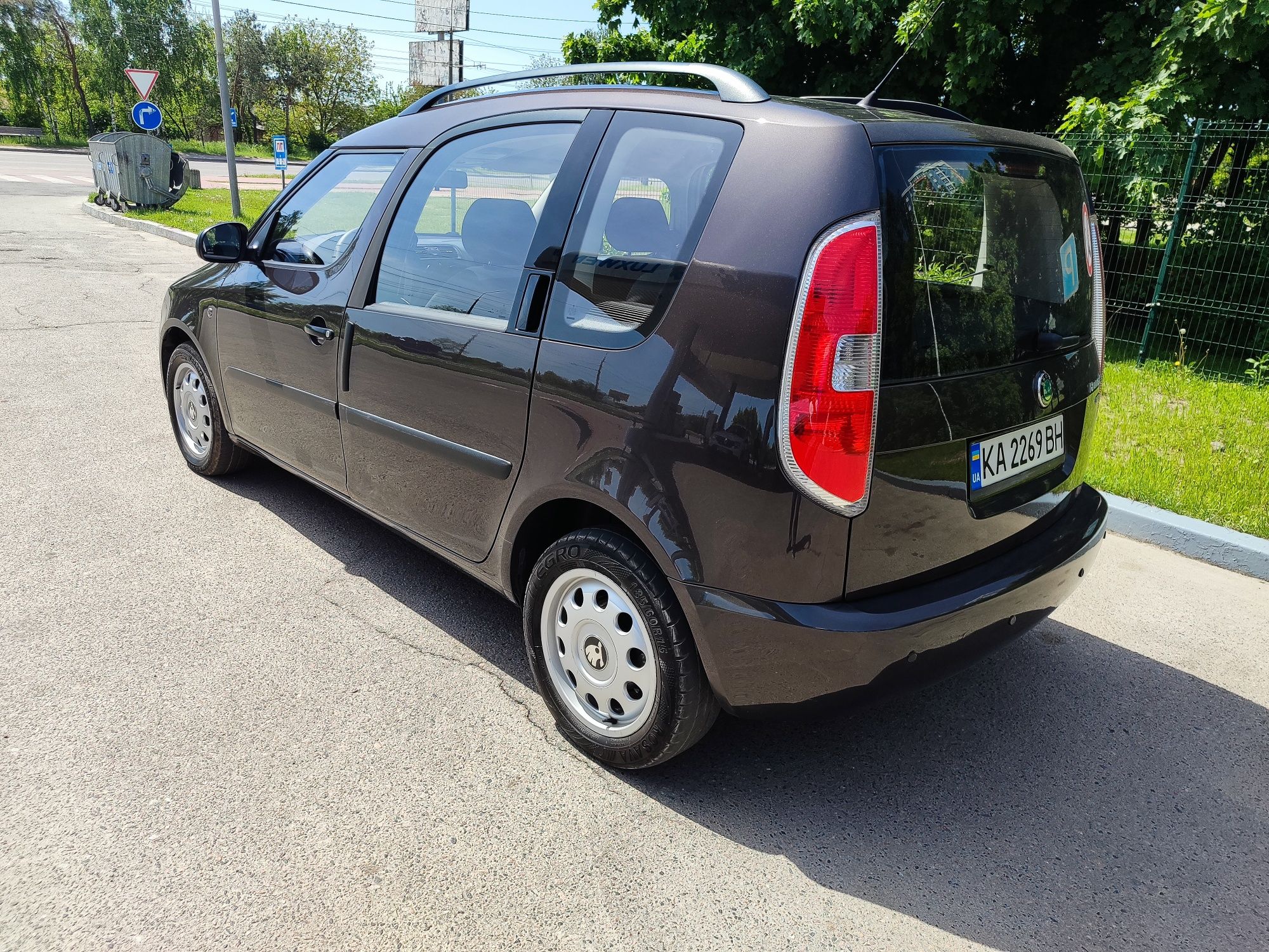 2011...Skoda Roomster 1.4mpi ГБО4 Ідеальний стан 
Повністю рідна фарб