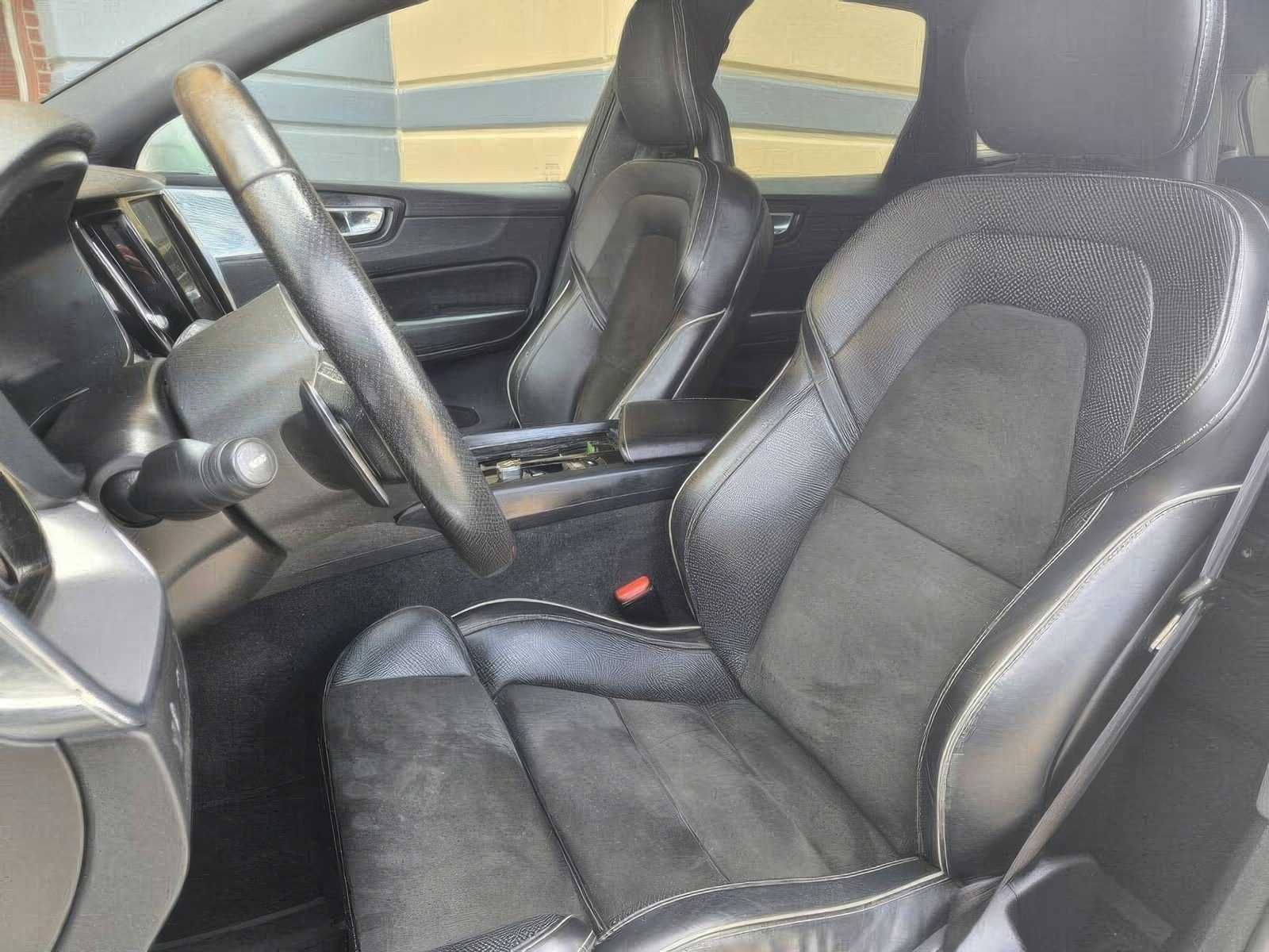 2018 Volvo XC60 T6 R-Design