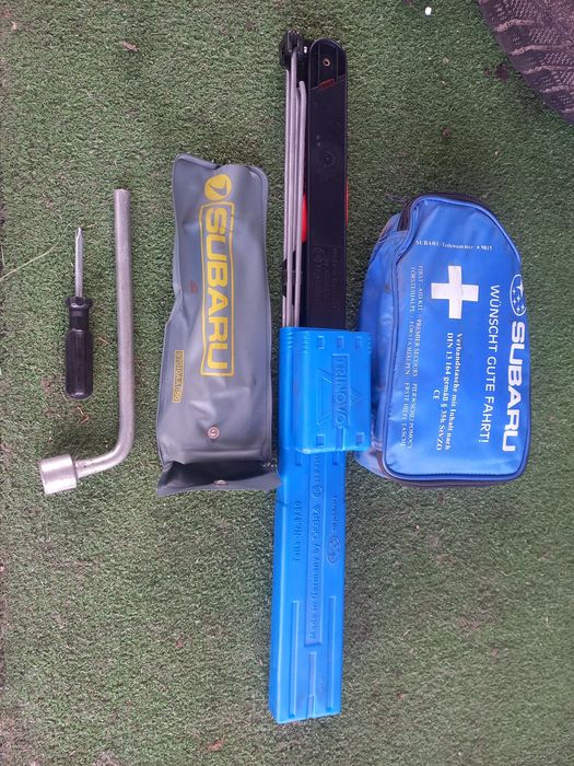 Балоник аварийний знак субару форестер