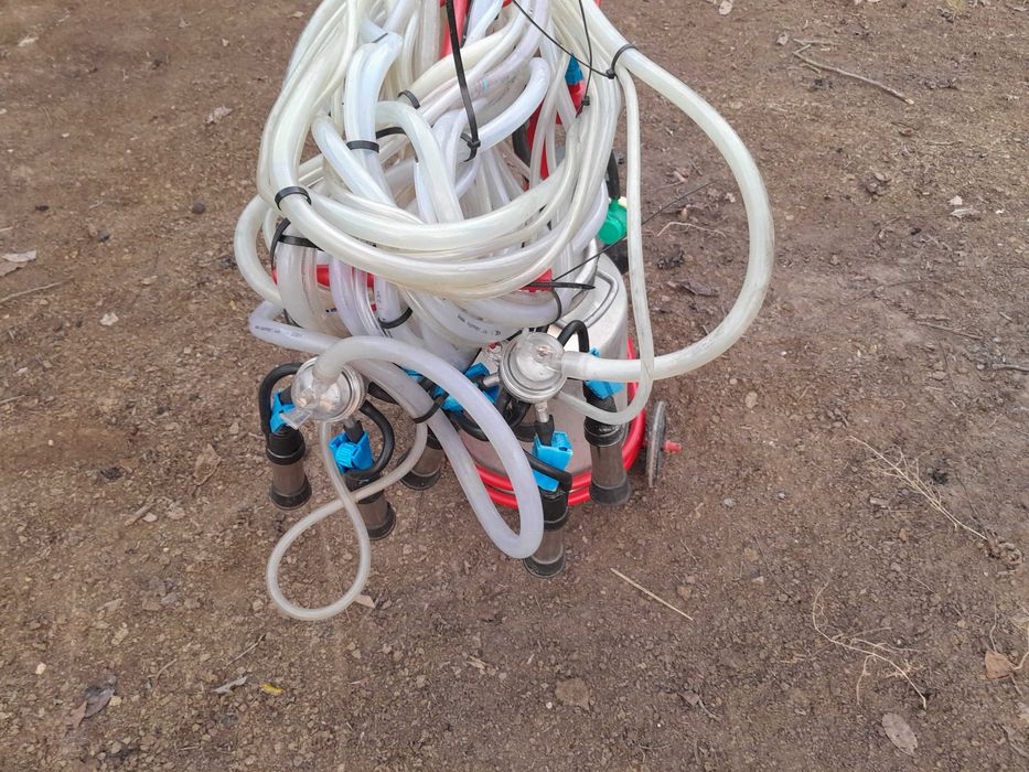 Продам доїльний апарат берізка 2