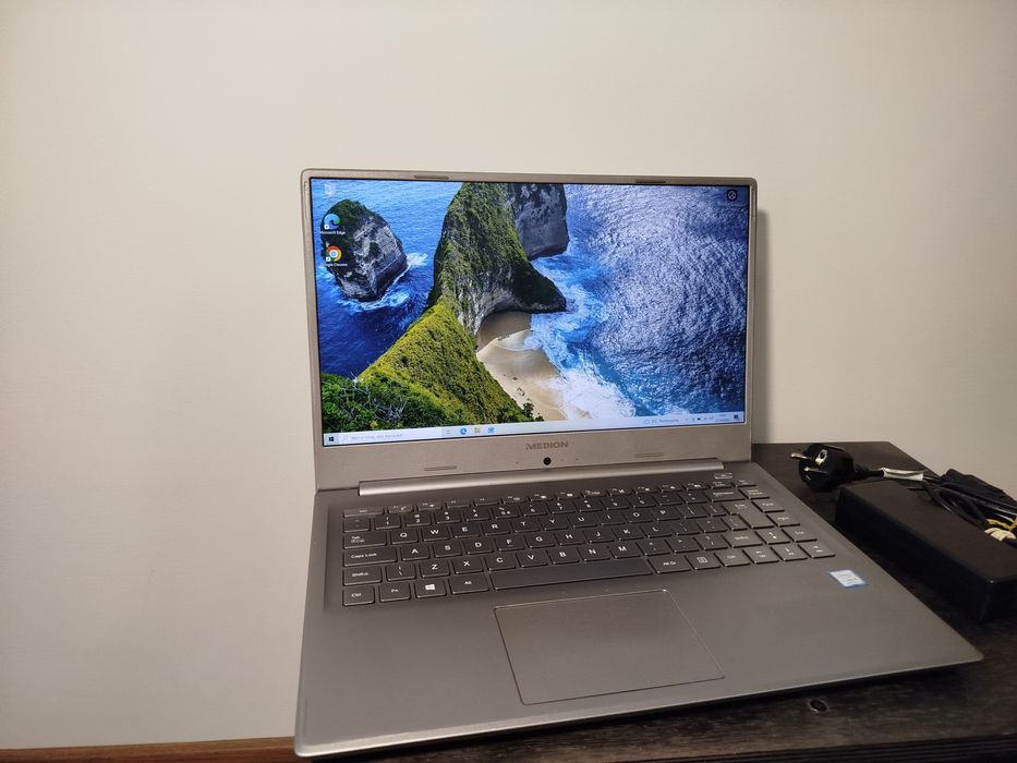 Laptop Medion S6445 i5-8Gen 256/8