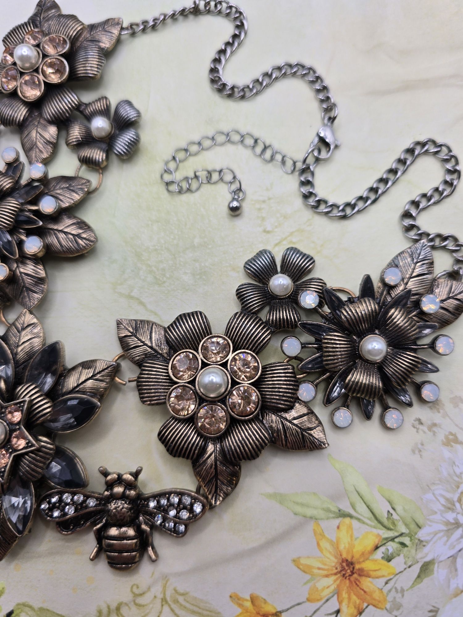 Kwiaty kwiatki pszczoły pszczoła owady owady Naszyjnik vintage glamour