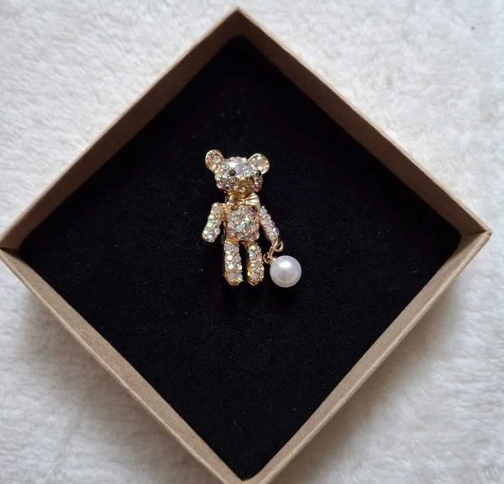 Broszka złoty miś z kryształkami perełka urocza vintage