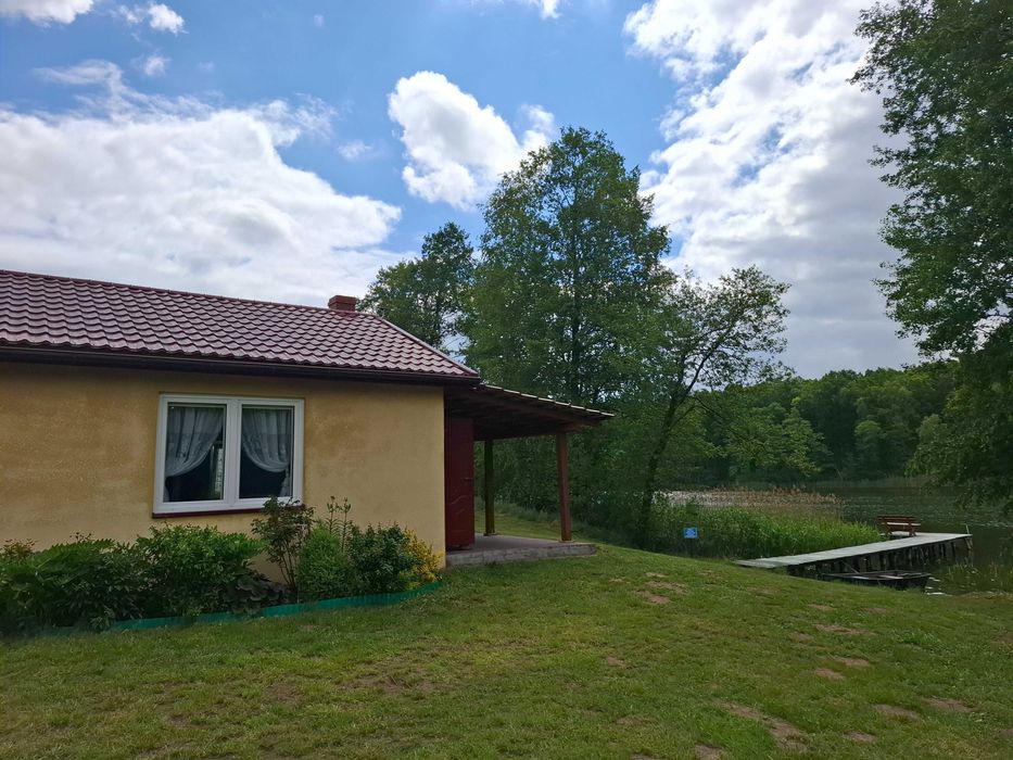 Wczasy u Kasi! Domek nad jeziorem z własnym pomostem.