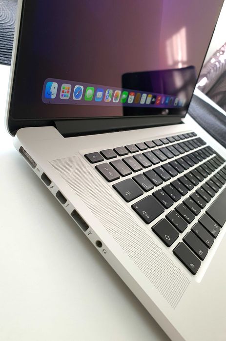 Apple Macbook Pro 15 Retina 3K 2880x1800 i7®™/AMD®R9™/16GB/512SSD/Hdmi