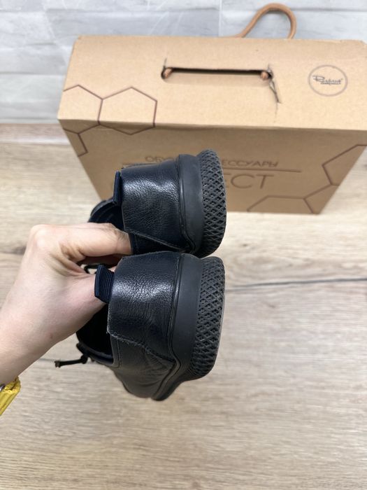 Чоловіче взуття фірми Respect 42 розміру