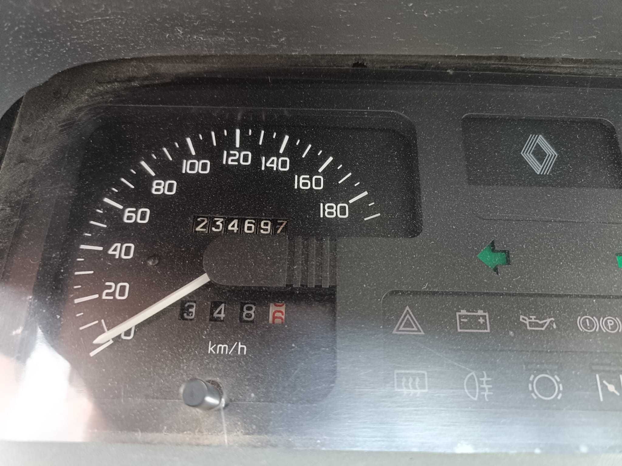 Vendo Renault Clio 1.2 de 1992.