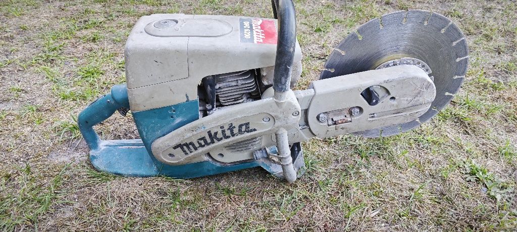 Przecinarka spalinowa Makita