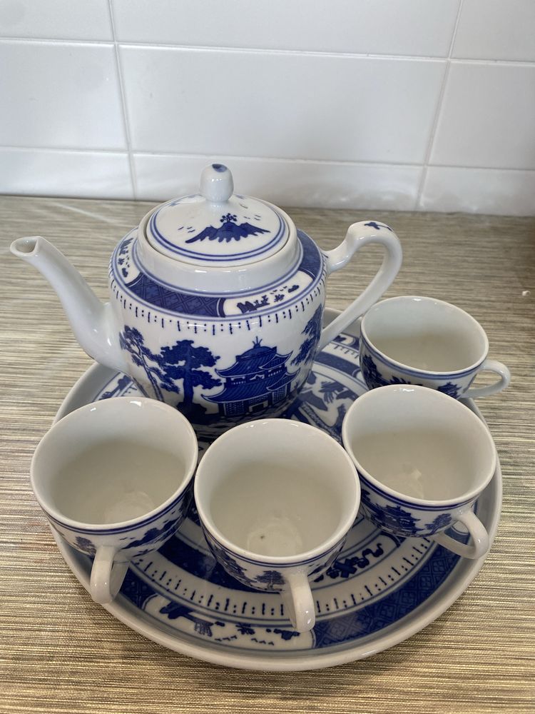 Serviço de bule de chá em porcelana chinesa azul e branca com bandeja