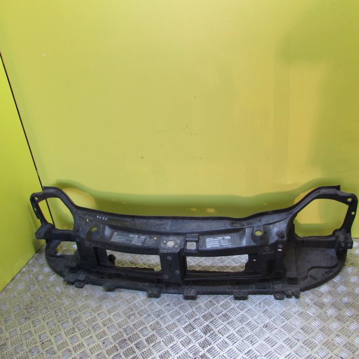 Панель передня Трафик 2 Виваро Trafic 2 Vivaro телевизор шрот