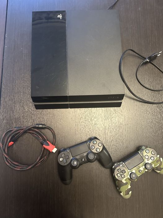 Playstation 4 1 тб + 2 оригінальні джойстики та комплект ігор!