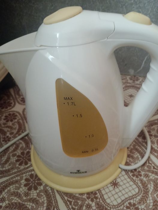 Чайник електричний б/у
