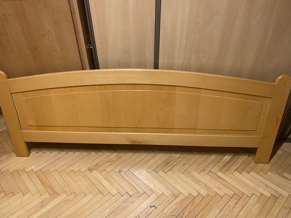 Łóżko drewniane 180cm  x 200cm