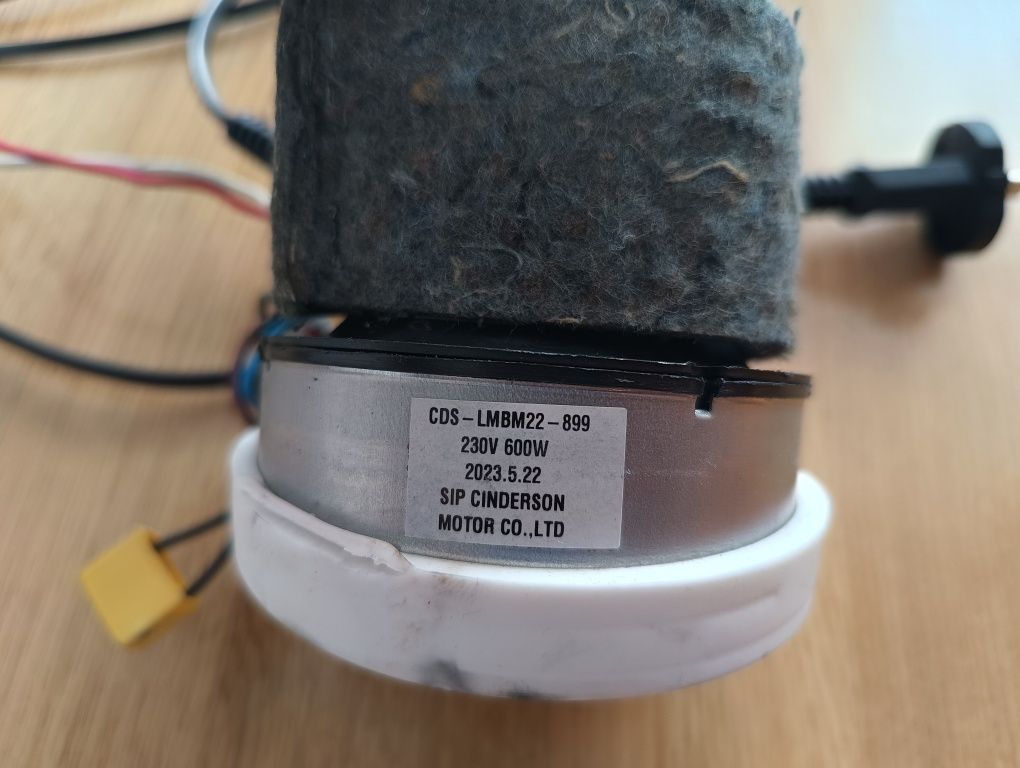 Silnik kompletny włącznik przewód 600 W 230V