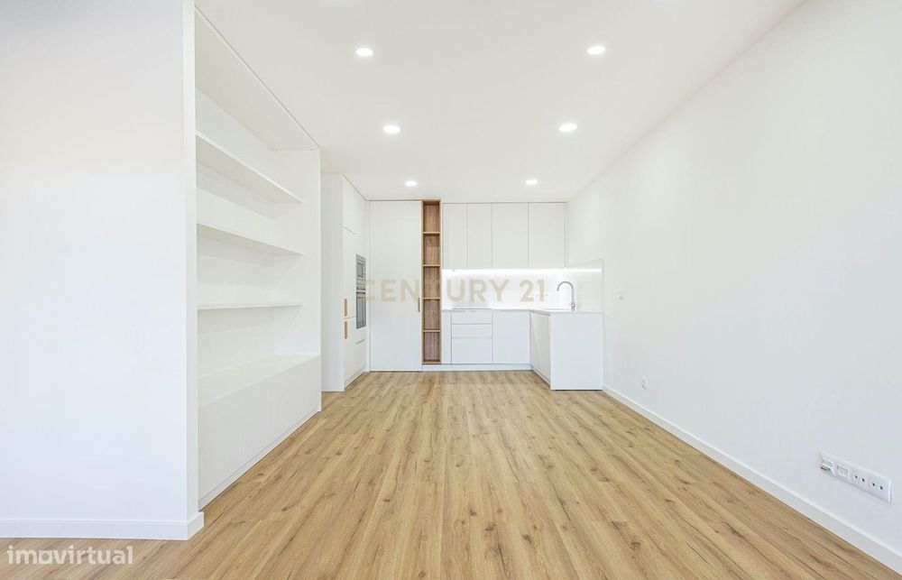 Loja completamente remodelada transformada em T0