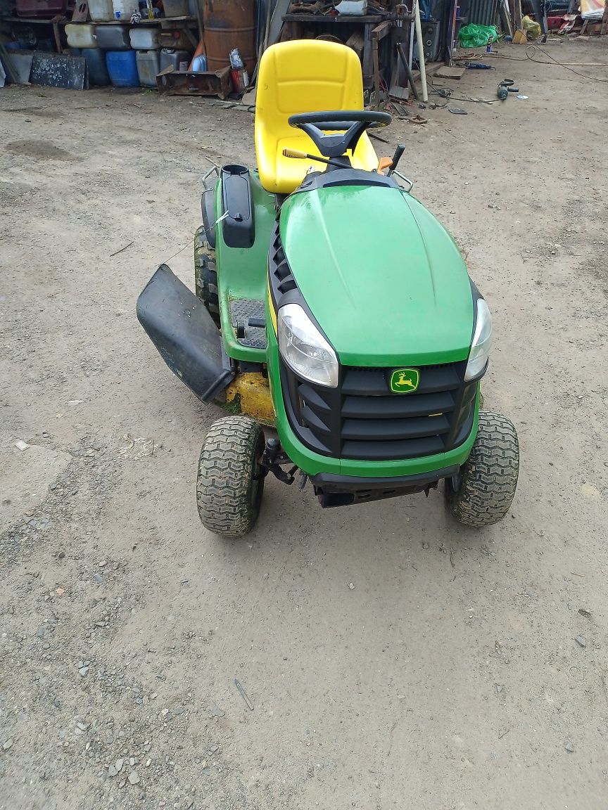 Kosiarka traktorek John Deere D130 Hydrostat 22hp V2