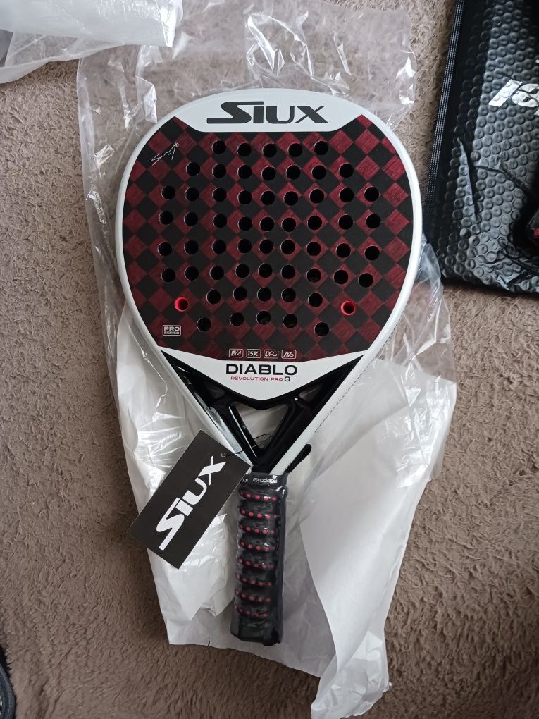 Despachar raquete pala padel siux sanyo diablo