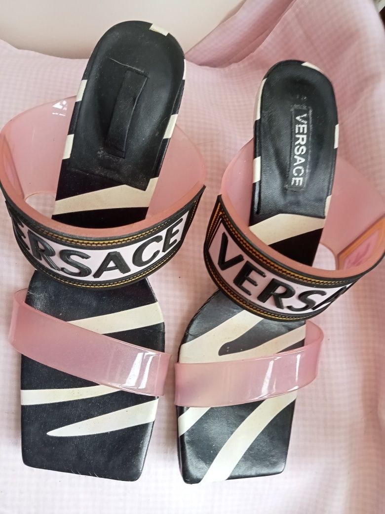 Sapatos lindíssimos de luxo
