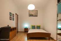 6017 - Quarto com cama de casal em apartamento...
