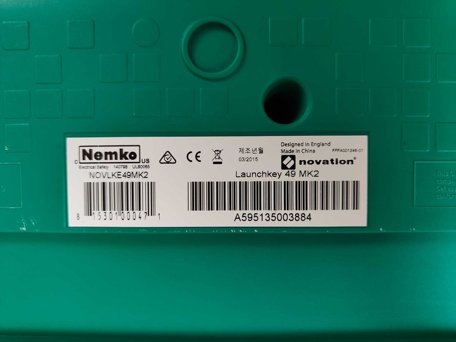 Novation Launchkey 49 MK2 — MIDI-клавіатура; Стан відмінний