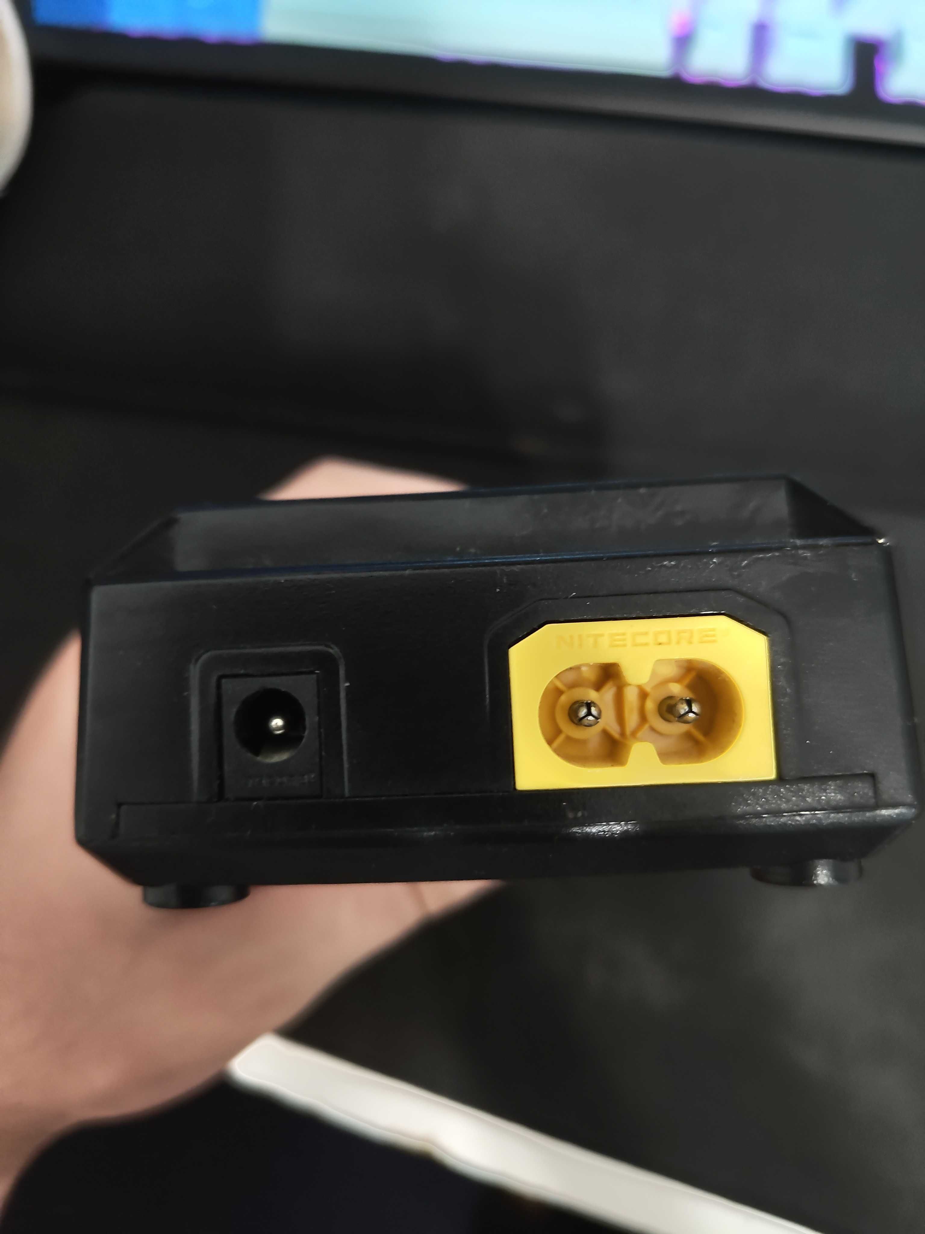Ładowarka Nitecore D2EU – Prawie nowa!