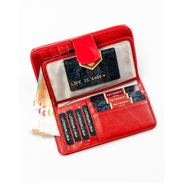 czerwony portfel w orientacji pionowej wykonany ze skóry naturalnej