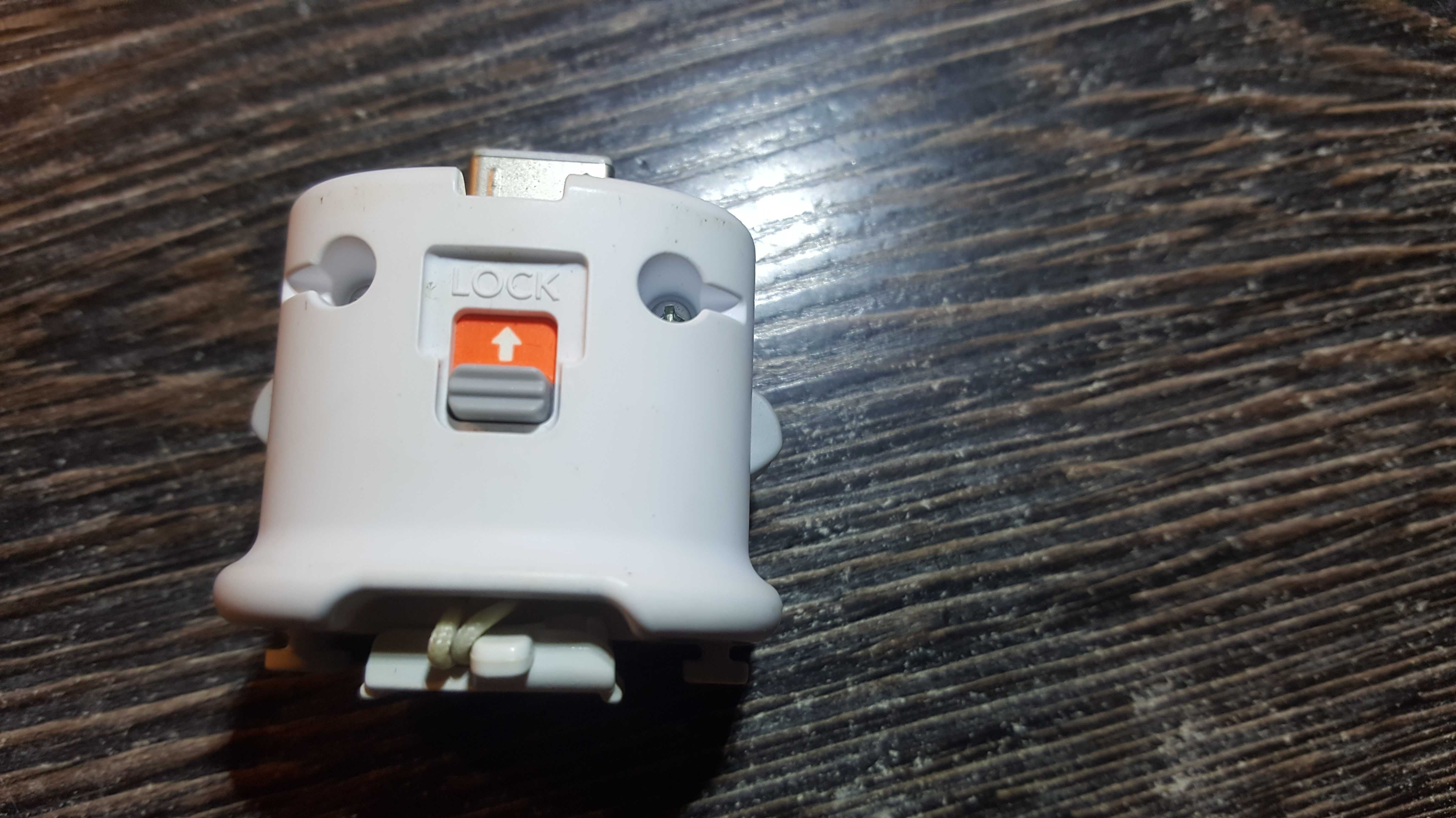 Adapter czujnika zewnętrznego White Motion Plus do pilota Wii