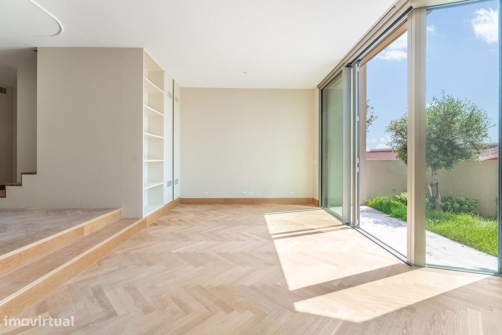 Apartamento T3 com estacionamento, São Vicente, Lisboa