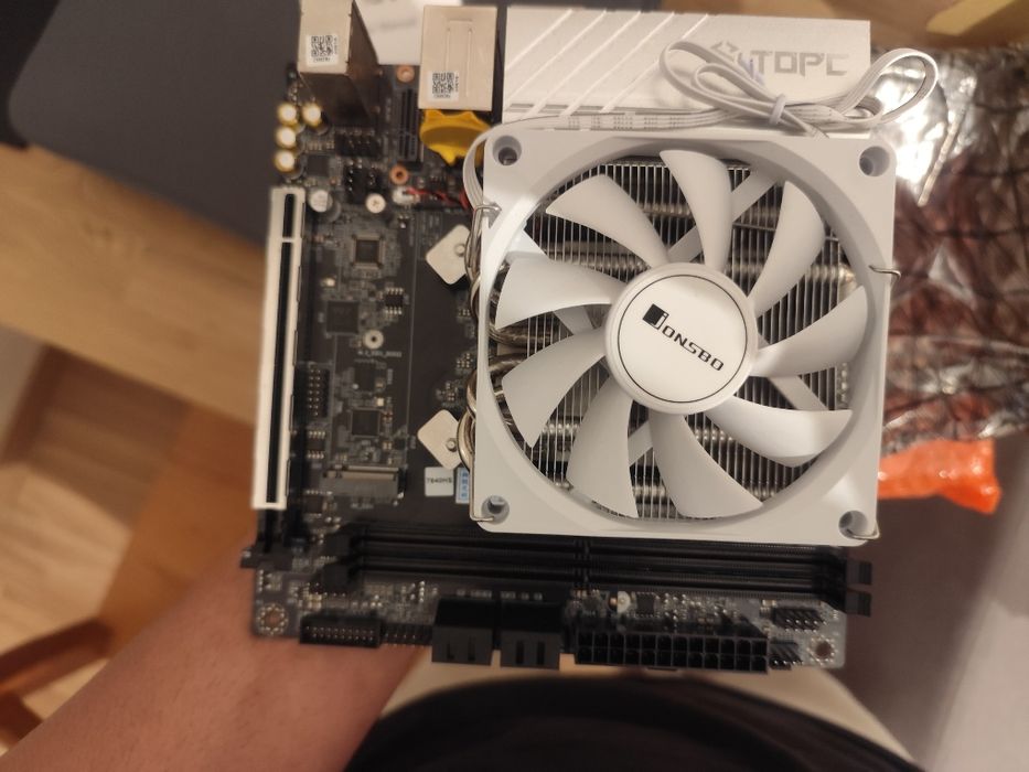 Placa-Mãe ITX com AMD Ryzen 7 7840HS + Cooler Jonsbo — DDR5, FP7r2