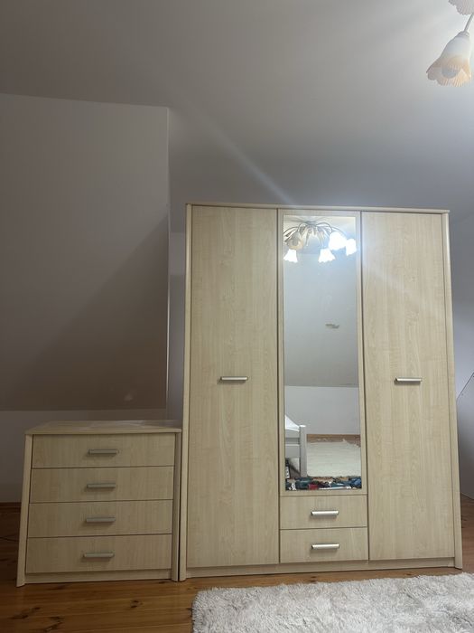 Zestaw mebli w bardzo dobrym stanie