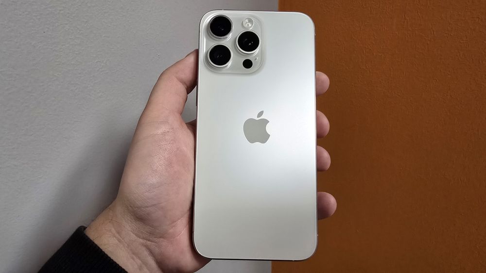 iPhone 15 Pro Max 256GB biały, stan bdb, gwarancja