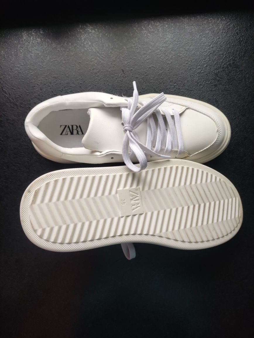 Buty Zara rozmiar 39 Białe/Unisex