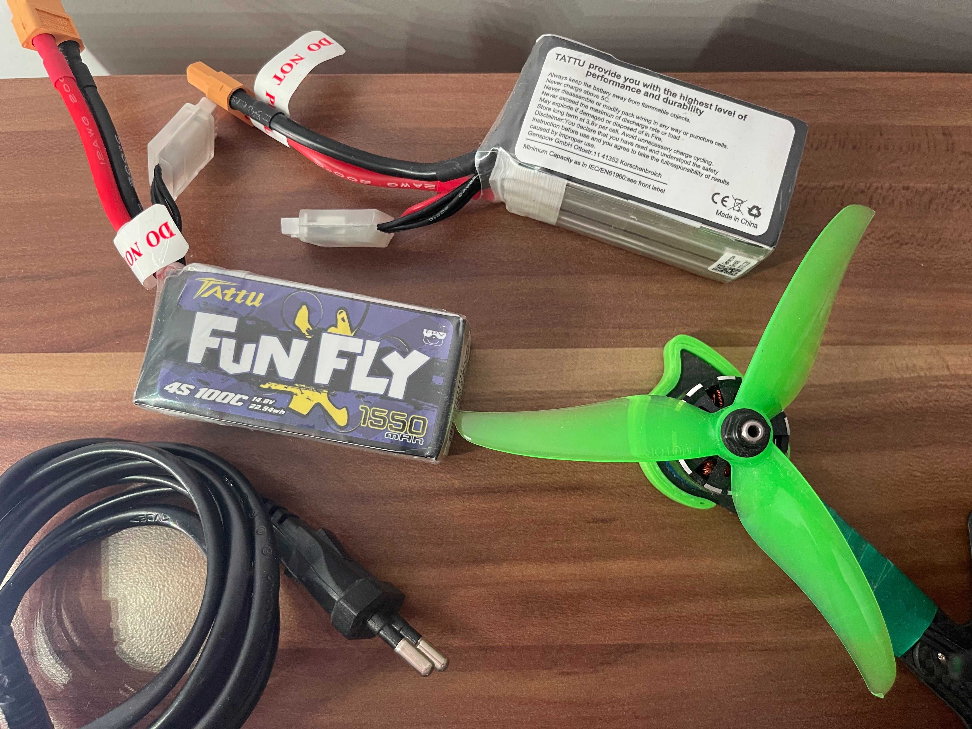 Nowy dron FPV na najlepszych komponentach + akcesoria